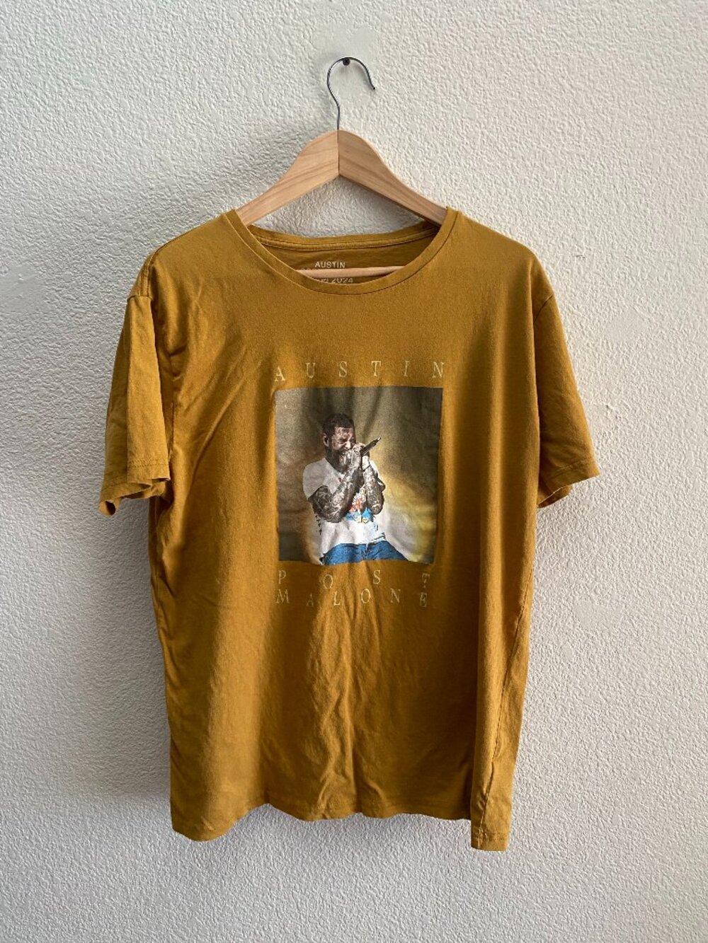 Austin Post Malone 2024 Official Short Sleeve T-Shirt Large Concert Tour Posty